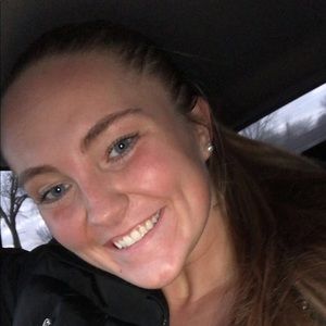 Meet your Posher, Courtney